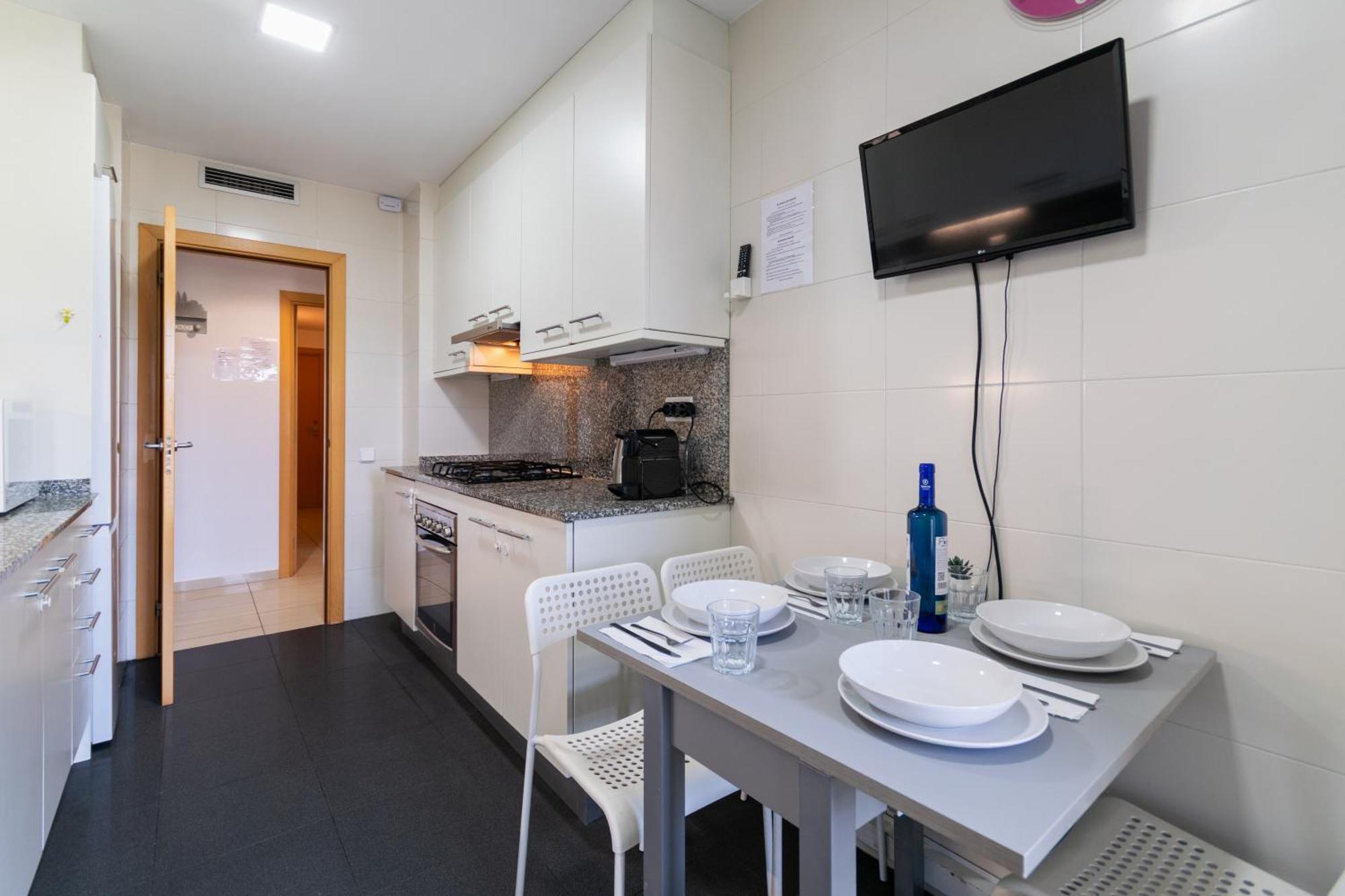 Fira Gran Via 2 - Private Rooms In A Shared Apartment - Habitaciones Privadas En Apartamento Compartido L'Hospitalet de Llobregat Luaran gambar